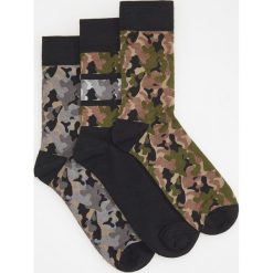 Skarpety moro 3 pack - Khaki. Brązowe skarpetki męskie Reserved, moro. Za 29,99 zł.