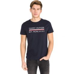 Tommy Hilfiger Corp Bar Koszulka Niebieski. Niebieskie podkoszulki męskie m, z nadrukiem, z bawełny. Za 187,95 zł.