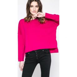 Answear - Sweter Ernesta. Różowe swetry klasyczne damskie marki ANSWEAR, z dzianiny. W wyprzedaży za 79,90 zł.
