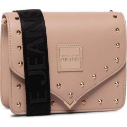 Torebka VERSACE JEANS COUTURE - E1VVBBE1 71407 427. Różowe listonoszki damskie Versace Jeans Couture, bez wzorów, z jeansu, bez dodatków. W wyprzedaży za 439,00 zł.