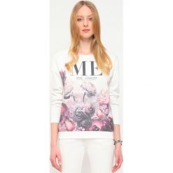 BLUZA NIEROZPINANA DAMSKA Z NADRUKIEM, W KWIATY. Białe bluzy damskie DRYWASH, xs, z nadrukiem, z dresówki, z długim rękawem, długie, bez kaptura. W wyprzedaży za 69,99 zł.