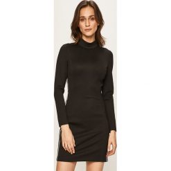 Calvin Klein Jeans - Sukienka. Czarne sukienki damskie Calvin Klein Jeans, na co dzień, s, bez wzorów, z elastanu, casualowe, ze stójką, z długim rękawem, długie, mini, proste. Za 499,90 zł.