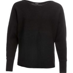 Sweter w prążek "oversize" bonprix czarny. Czarne swetry damskie bonprix, bez wzorów, bez rękawów, bez kaptura. Za 74,99 zł.