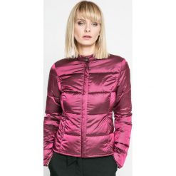 Trussardi Jeans - Kurtka puchowa. Różowe kurtki damskie Trussardi Jeans, s, bez wzorów, z poliesteru, krótkie, bez kaptura. W wyprzedaży za 429,90 zł.