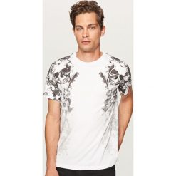 T-shirt z nadrukiem z czaszkami - Biały. Białe t-shirty męskie z nadrukiem Reserved, l. Za 49,99 zł.