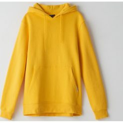 Żółta bluza basic z kapturem - Żółty. Żółte bluzy męskie Cropp, s, bez wzorów, z kapturem, bez rękawów, z kapturem. Za 79,99 zł.