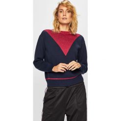 Armani Exchange - Sweter. Niebieskie swetry damskie Armani Exchange, s, bez wzorów, z bawełny, bez rękawów, bez kaptura. W wyprzedaży za 379,90 zł.