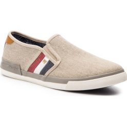 Tenisówki WRANGLER - Mitos Slip On Rainbow WM91102A Sand 025. Szare półbuty męskie Wrangler, na co dzień, bez wzorów, ze skóry, klasyczne, bez zapięcia. Za 229,00 zł.