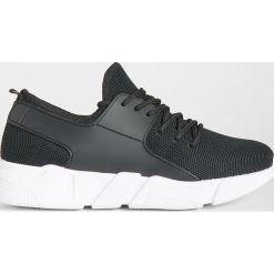 Sportowe buty - Czarny. Czarne buty sportowe damskie Sinsay, bez wzorów, sportowe. Za 79,99 zł.