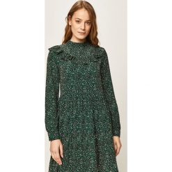 Answear - Sukienka. Sukienki damskie ANSWEAR, na co dzień, s, bez wzorów, z wiskozy, casualowe, ze stójką, z długim rękawem, długie, mini, rozkloszowane. W wyprzedaży za 79,90 zł.