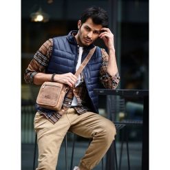TORBA MĘSKA Z PASKIEM NA RAMIĘ ZE SKÓRY NATURALNEJ HQ ALWAYS WILD. Żółte torby męskie skórzane w paski, ze skóry, eleganckie. Za 146,90 zł.