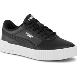 Sneakersy PUMA - Carina L Black-White Sliv 37032501 Black. Czarne półbuty damskie Puma, bez wzorów, ze skóry ekologicznej, bez obcasa, na płaskiej podeszwie, bez zapięcia. Za 249,99 zł.