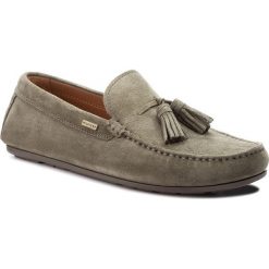 Mokasyny TOMMY HILFIGER - Suede Tassle Loafer FM0FM01904 Olive Night 010. Zielone mokasyny damskie TOMMY HILFIGER, ze skóry, na płaskiej podeszwie. W wyprzedaży za 349,00 zł.