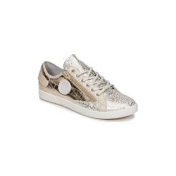 Buty Pataugas JESTER-M-OR. Żółte trampki i tenisówki damskie marki Pataugas, bez wzorów, bez zapięcia. Za 527,20 zł.