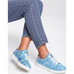 Niebieskie Sneakersy Get In. Niebieskie buty sportowe damskie Renee. Za 69,99 zł.