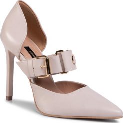 Szpilki GINO ROSSI - Miya DCK051-CP2-1060-3100-0 Beige. Brązowe półbuty damskie Gino Rossi, z aplikacjami, ze skóry, eleganckie, bez obcasa, na obcasie, bez zapięcia. Za 349,00 zł.