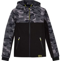 Kurtka chłopięca softshell bonprix czarny wzorzysty. Czarne kurtki chłopięce bonprix, moro, z softshellu, bez kaptura. Za 134,99 zł.