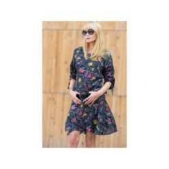 Sukienka GypsyGirl. Czarne sukienki damskie CANDY FLOSS, na jesień, w paski, z wiskozy, boho, z asymetrycznym kołnierzem, bez rękawów, asymetryczne. Za 330,00 zł.