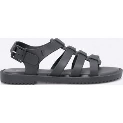 Melissa - Sandały Negro. Czarne klapki damskie Melissa, bez wzorów, z materiału, bez obcasa, na szpilce. W wyprzedaży za 219,90 zł.