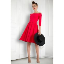 Czerwona sukienka hiszpanka. Czerwone sukienki damskie Kasia Miciak design, bez wzorów, z elastanu, bez kołnierzyka, bez rękawów. Za 360,00 zł.