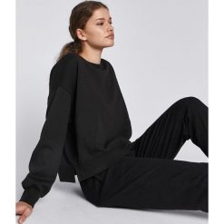 Medicine - Bluza Flower Traces. Szare bluzy damskie MEDICINE, s, bez wzorów, z bawełny, z długim rękawem, długie, bez kaptura. Za 89,90 zł.