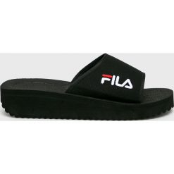 Fila - Klapki. Czarne kapcie męskie Fila, bez wzorów, z materiału. Za 99,90 zł.