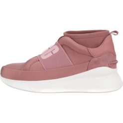 UGG Neutra Tenisówki Różowy. Różowe trampki i tenisówki damskie Ugg, bez wzorów, ze skóry, bez zapięcia. Za 671,95 zł.