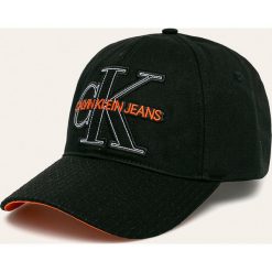 Calvin Klein Jeans - Czapka. Czarne czapki męskie Calvin Klein Jeans, z aplikacjami, z bawełny. Za 179,90 zł.