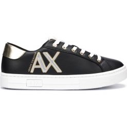 Armani Exchange Tenisówki Czarny. Czarne trampki i tenisówki damskie Armani Exchange, bez wzorów, ze skóry, bez zapięcia. Za 726,95 zł.