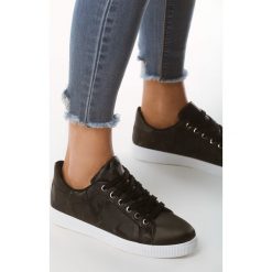 Czarne Trampki Desirability. Czarne trampki i tenisówki damskie Born2be, z aplikacjami, na sznurówki. Za 44,99 zł.