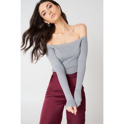 NA-KD Sweter z odkrytymi ramionami - Grey. Szare swetry klasyczne damskie marki NA-KD, z dzianiny. W wyprzedaży za 70,98 zł.