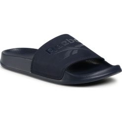 Klapki Reebok - Fulgere Slide DV4208 Collegiate Navy. Niebieskie klapki męskie Reebok, bez wzorów, z tworzywa sztucznego. Za 69,95 zł.