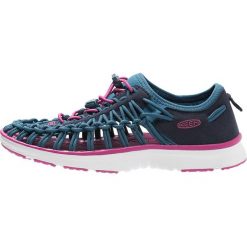 Keen UNEEK O2 Sandały trekkingowe dress blues/very berry. Niebieskie sandały chłopięce Keen, z gumy. Za 249,00 zł.