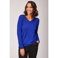 Sweter w kolorze niebieskim. Niebieskie swetry damskie L'étoile du cachemire, bez wzorów, z kaszmiru, klasyczne, bez rękawów, bez kaptura. W wyprzedaży za 109,95 zł.