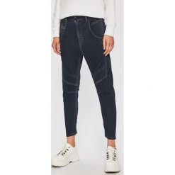 Diesel - Jeansy. Niebieskie jeansy damskie Diesel. W wyprzedaży za 799,90 zł.