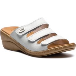 Klapki LASOCKI - RST-4751-03 Biały. Białe klapki damskie Lasocki, bez wzorów, ze skóry, bez obcasa, na obcasie. W wyprzedaży za 54,99 zł.