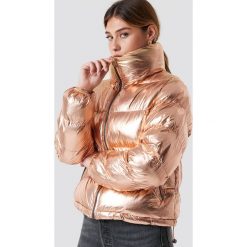 Glamorous Krótka kurtka watowana - Gold. Różowe kurtki damskie marki Glamorous, bez wzorów, z materiału, krótkie, bez kaptura. Za 364,95 zł.