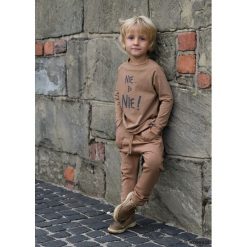 Bluzka Adi Camel Nie...bo Nie. Brązowe t-shirty chłopięce z długim rękawem marki Pakamera, z nadrukiem. Za 60,00 zł.