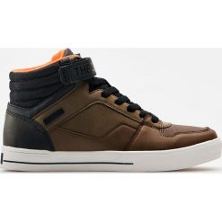 Wysokie sneakersy - Brązowy. Pomarańczowe sneakersy męskie Cropp, bez zapięcia. Za 159,99 zł.
