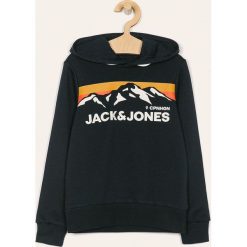 Jack & Jones - Bluza dziecięca 128-176 cm. Czerwone bluzy chłopięce Jack & Jones, z nadrukiem, z bawełny, bez rękawów, z kapturem. W wyprzedaży za 79,90 zł.