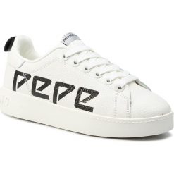 Sneakersy PEPE JEANS - PLS30890 White 800. Białe półbuty damskie Pepe Jeans, na co dzień, bez wzorów, z jeansu, bez obcasa, na płaskiej podeszwie, bez zapięcia. W wyprzedaży za 189,00 zł.