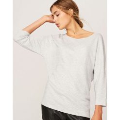 Swetry klasyczne damskie: Sweter nietoperz – Szary