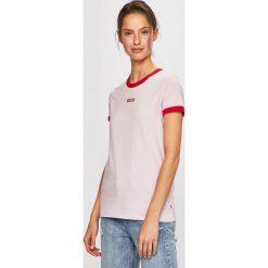 Levi's - Top. Różowe bluzki damskie Levi's®, s, z nadrukiem, z bawełny, z okrągłym kołnierzem. W wyprzedaży za 59,90 zł.