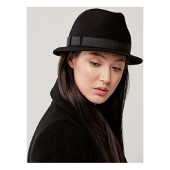 Kapelusz Fedora czarny czarny 57 cm. Czarne kapelusze damskie na jesień, z wełny, eleganckie. Za 227,00 zł.