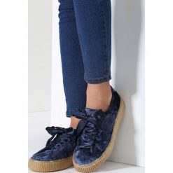 Granatowe Creepersy Forget About Past. Niebieskie półbuty damskie marki vices, bez wzorów, z satyny, bez obcasa, na sznurówki. Za 39,99 zł.