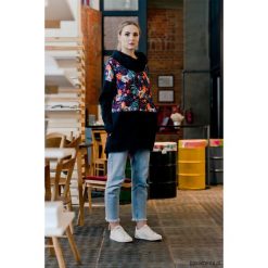 Boho Wild, bluza damska z komino- kapturem. Czarne bluzy damskie Pakamera, bez wzorów, bez rękawów, z kapturem. Za 199,00 zł.