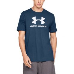 Under Armour Sportstyle Koszulka Niebieski. Niebieskie podkoszulki męskie Under Armour, l, z nadrukiem, z bawełny, z krótkim rękawem. Za 119,95 zł.