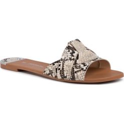 Klapki DEEZEE - LS5218-01C Beige. Brązowe klapki damskie DeeZee, bez wzorów, ze skóry ekologicznej, bez obcasa, na obcasie. Za 79,99 zł.