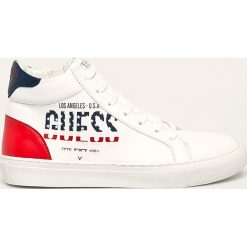 Guess Jeans - Buty dziecięce. Białe trampki chłopięce Guess Jeans, z aplikacjami, z jeansu, sportowe, z okrągłym noskiem, bez zapięcia. W wyprzedaży za 249,90 zł.