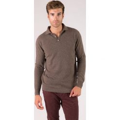 Kaszmirowy sweter w kolorze szarobrązowym. Pomarańczowe swetry męskie Just Cashmere, xl, bez wzorów, z kaszmiru, polo, bez kaptura. W wyprzedaży za 349,95 zł.
